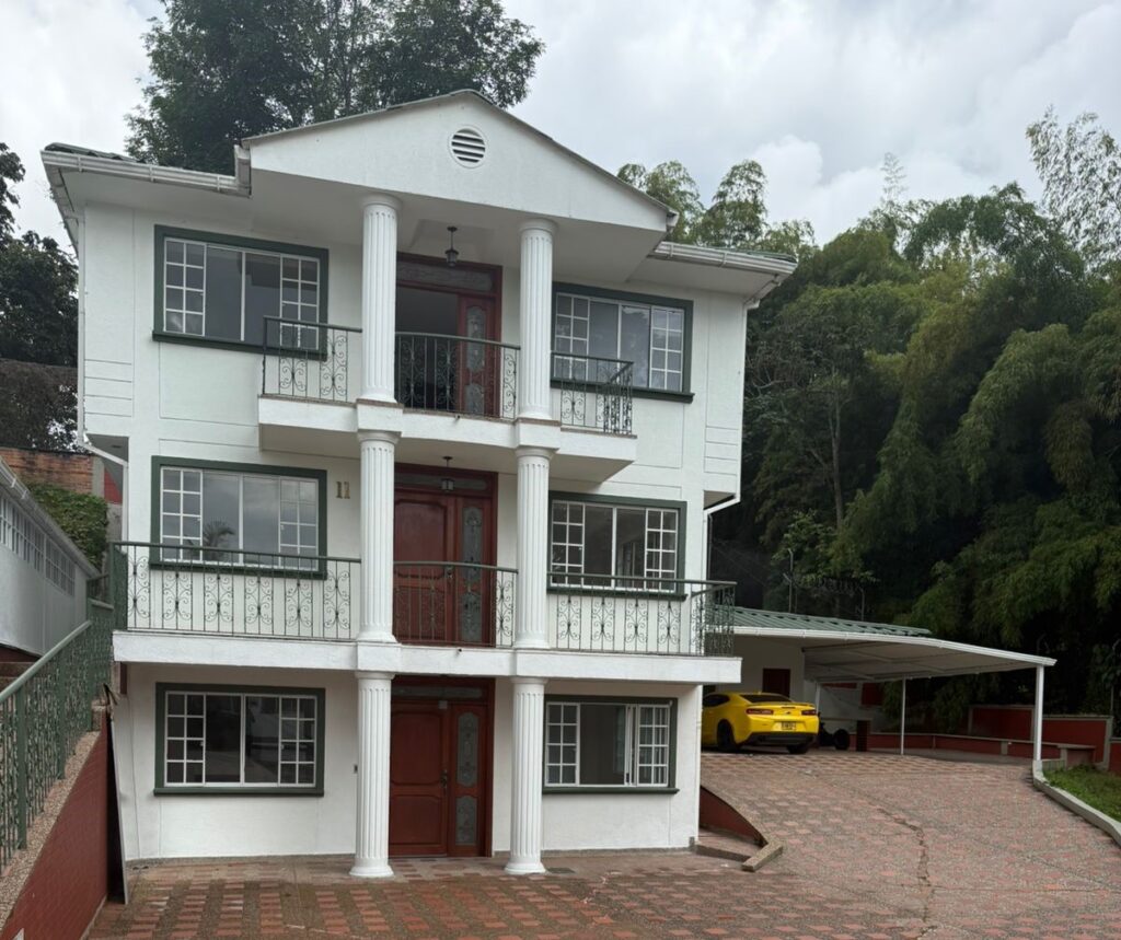 casa en venta en Armenia Quindío Av Centenario